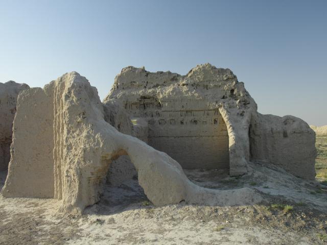 Explore the Izmukshir Fortress