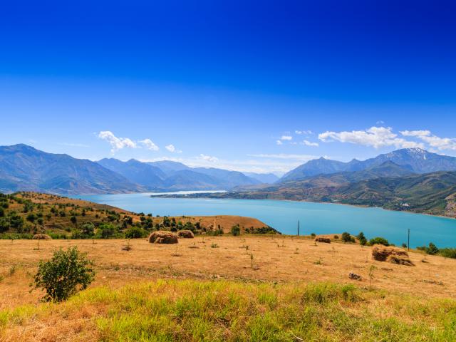 Visit the Nurata Aydarkul Lake
