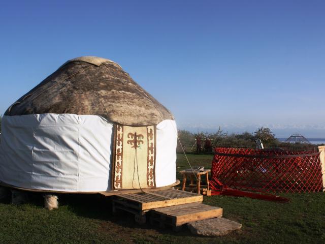 Almaluu Yurt Camp