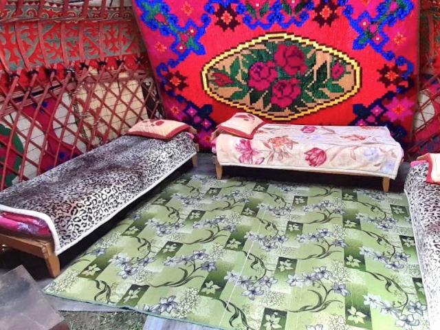Tash Rabat Yurt Camp