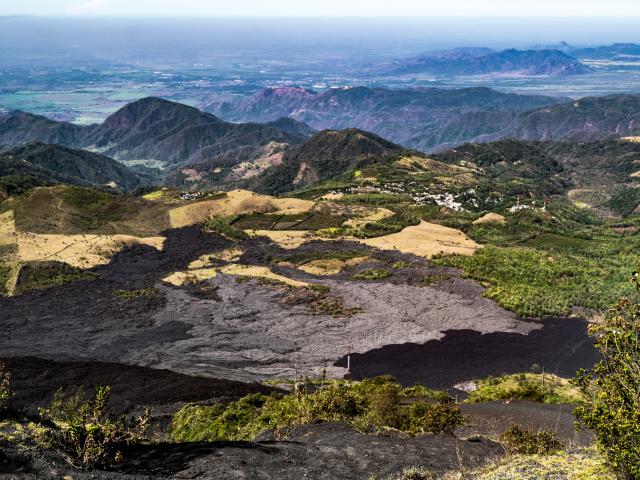 Hike active Pacaya Volcano