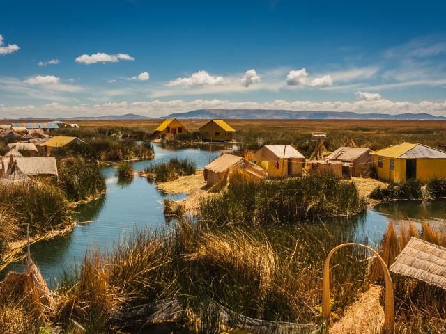 Discover the unique floating islands of the Uros