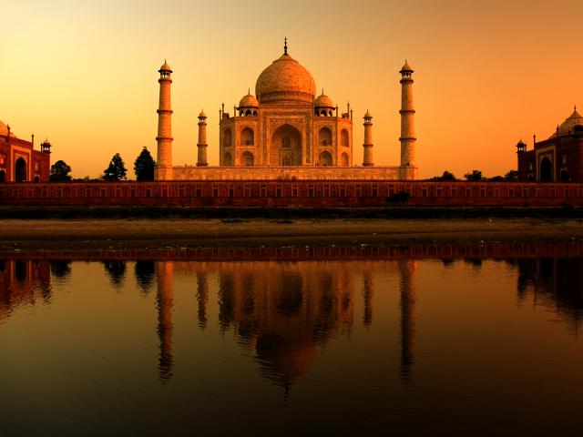 Admire the stunning Taj Mahal