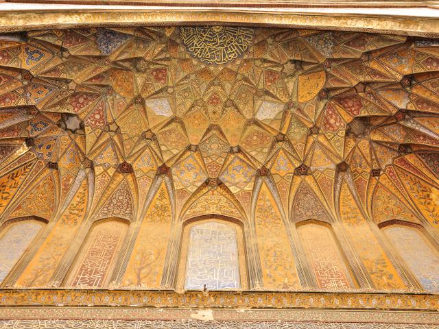 Explore Lahore's Mughal Architecture