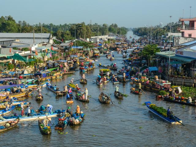 Discover the floating markets
