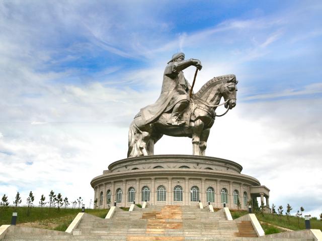 Climb the Genghis Khan statue