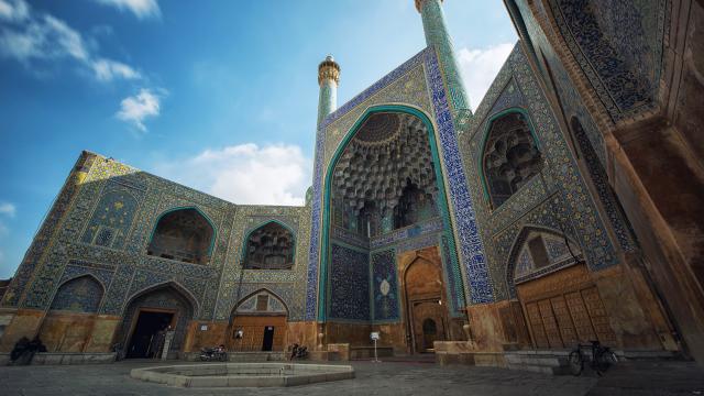 Visit the Royal Square of Isfahan
