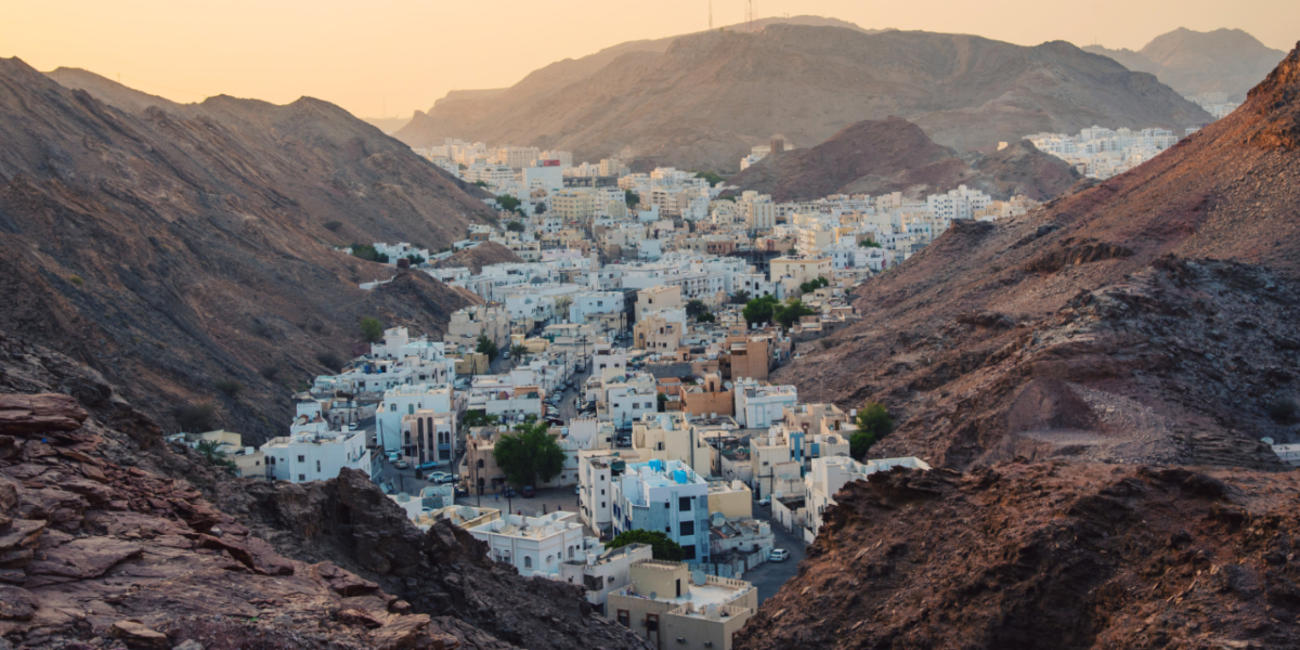 when to travel to oman