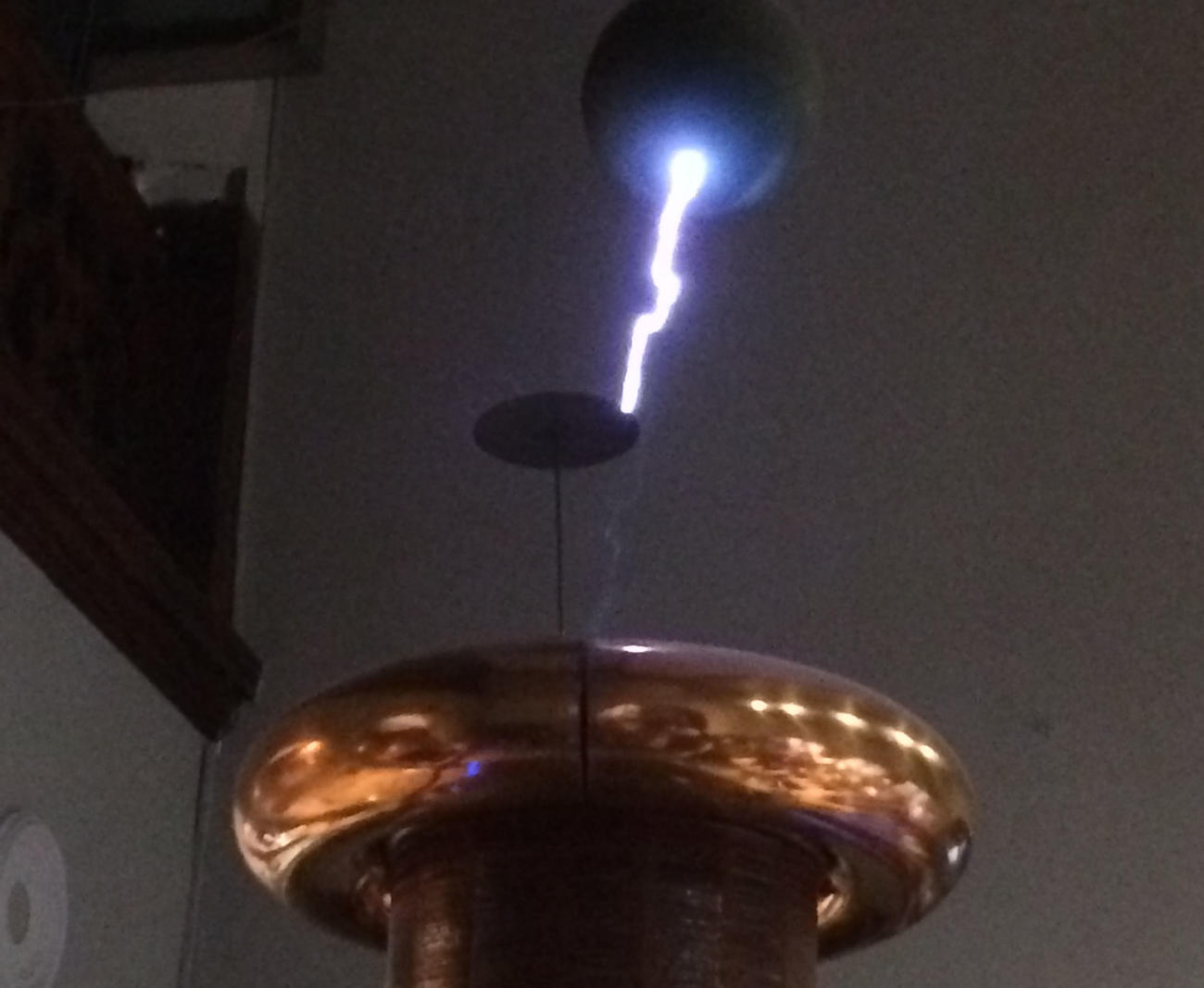 Electrical discharge demonstration