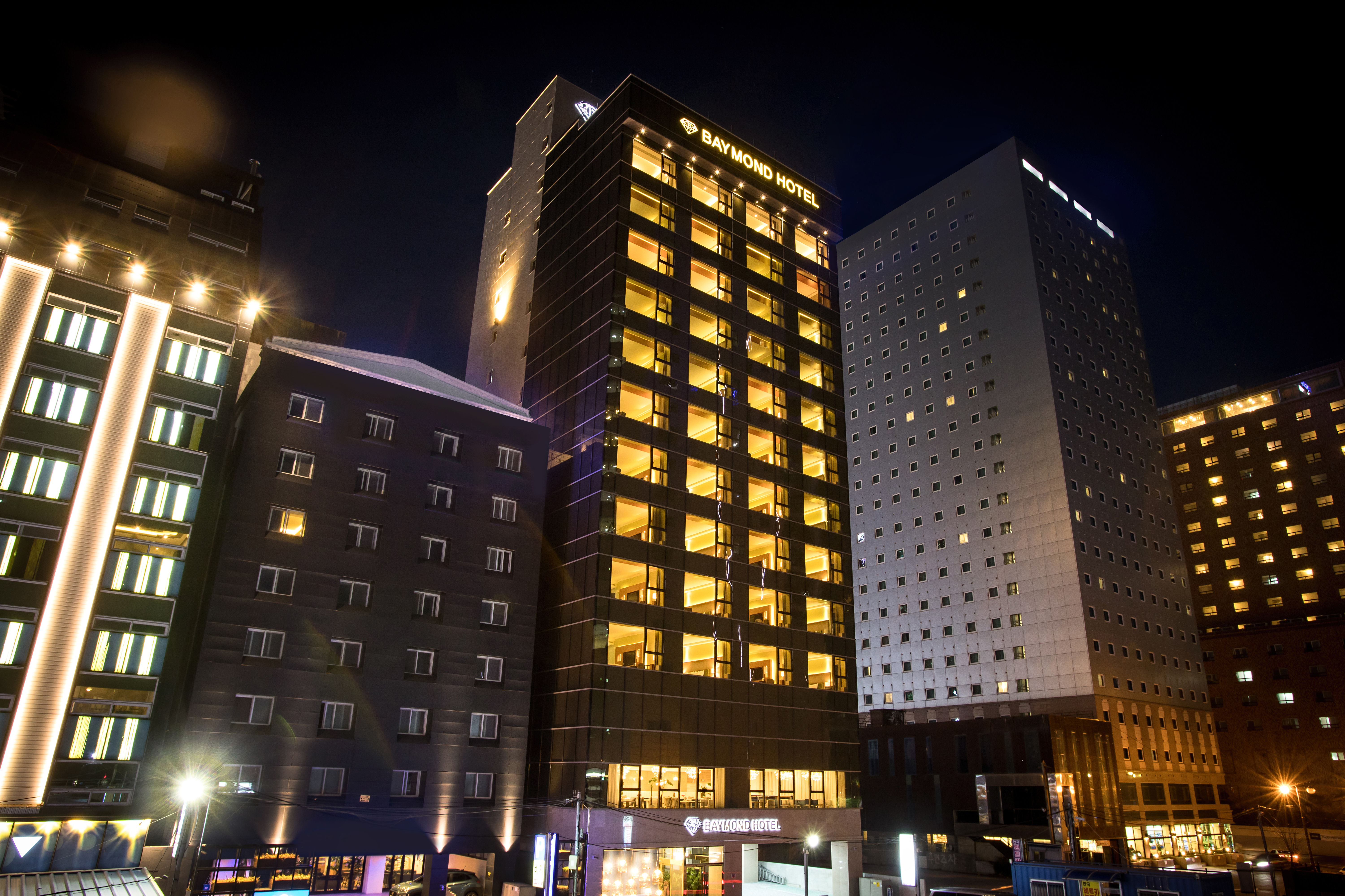 Baymond Hotel