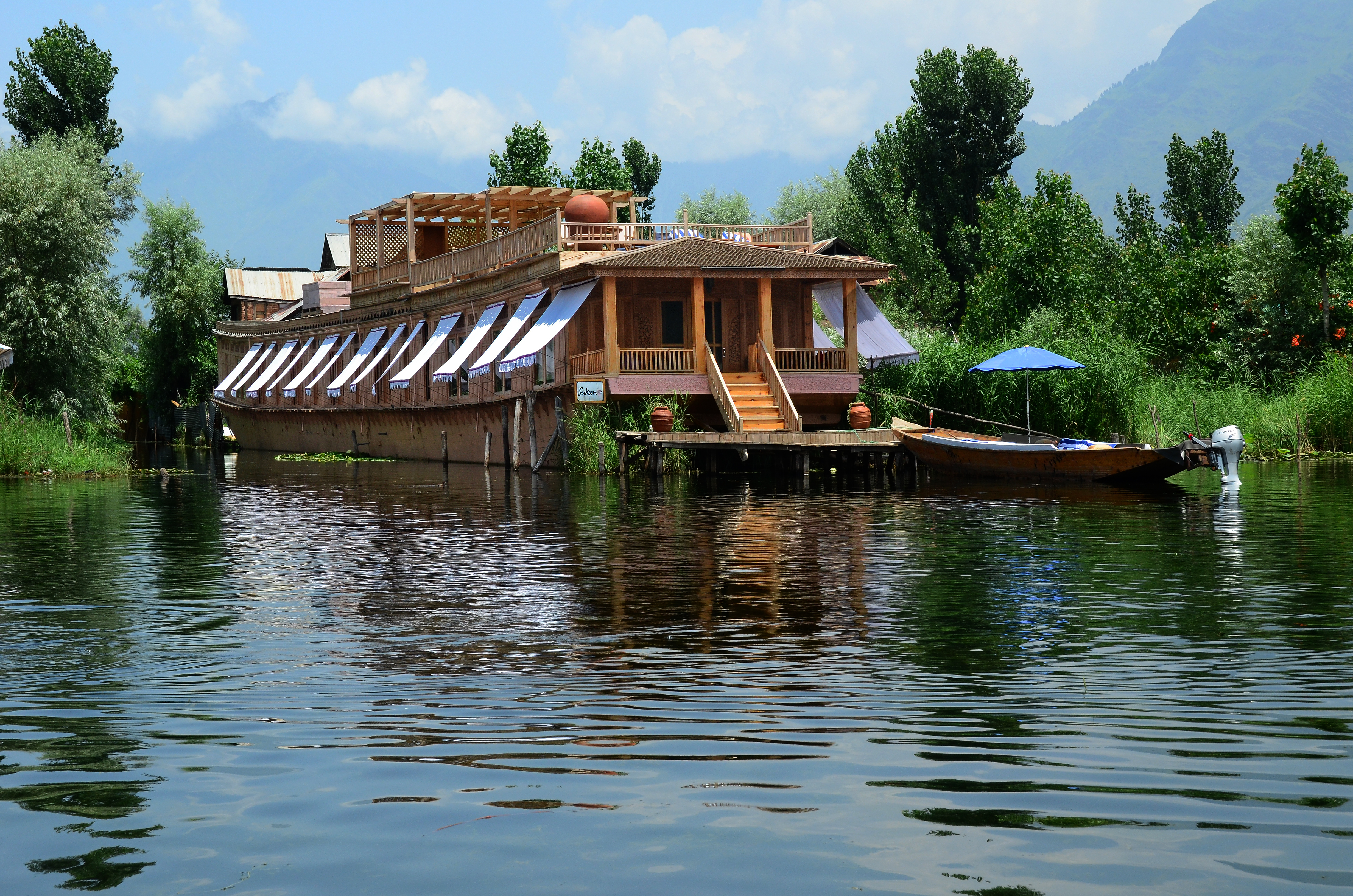 Sukoon Houseboat